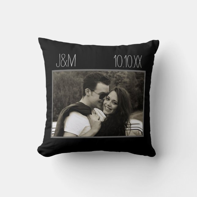 Love Anniversary Couple Photo Date Initials Black Kissen (Vorderseite)