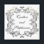 Love Birds Black/White Wedding Magnet<br><div class="desc">2"x2" Quadrat Magnete für benutzerdefinierte Gefälligkeiten werden in hoher Qualität und in lebhaften Farben gedruckt. Ideal für Babyankündigungen,  rett-the-date-Erinnerungen,  Geschenke für Familie und Freunde oder sogar großartige Werbeaktionen für jedes Unternehmen. Kleben Sie sie auf Ihren Kühlschrank,  Aktenschrank,  Geschirrspüler oder Ihre eigene Lieblingsplatte aus Metall.</div>