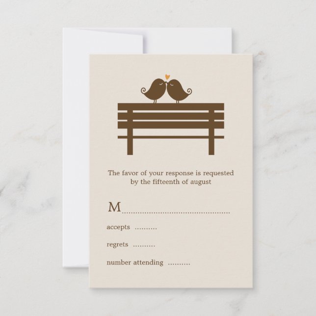 Love Birds on Park Bench Wedding RSVP Karte (Vorderseite)