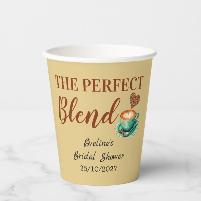 Love Is Brewing Coffee Die perfekte Mischung Pappbecher (Vorderseite)