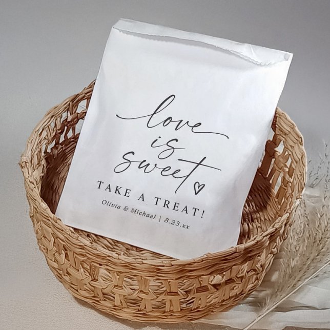 Love is Sweet Black and White Script Wedding Geschenktütchen (Modern black and white wedding favor bag with “Love Is Sweet” script and heart design)