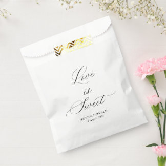 Love is sweet black script wedding geschenktütchen