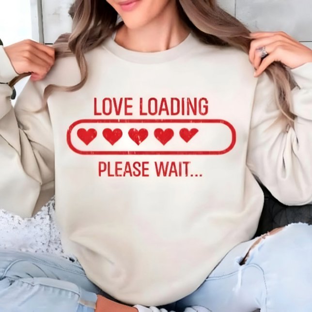 Love Loading Valentine Graphic Women's T-shirt (Von Creator hochgeladen)