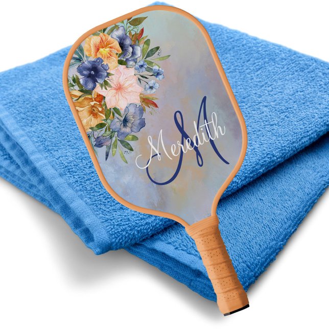 Love rosa Blume mit weichem Pastellfarben Monogram Pickleball Schläger (Von Creator hochgeladen)