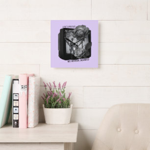 Love Survived the Static Quadratische Wanduhr