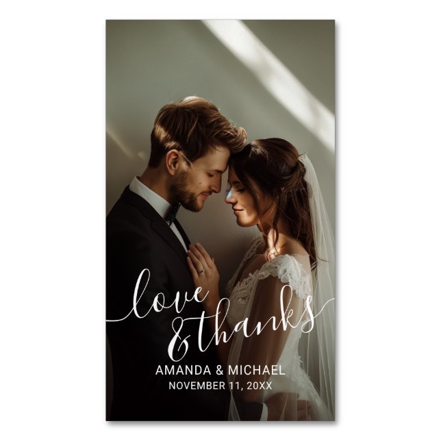 'Love & Thanks' Custom Photo Wedding Favor Magnetische Visitenkarte (Vorderseite Vertikal)