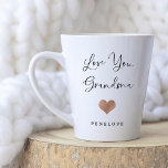 Love You Grandma | Handwritten Script and Heart Milchtasse<br><div class="desc">This simple and stylish latte mug says "Love you Grandma" in trendy,  handwritten black script with a faux rose gold look heart and a spot for her grandchild's name.</div>