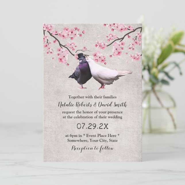 Lovebirds & Cherry Blossom Vintage Blumenhochzeit Einladung (Stehend Vorderseite)
