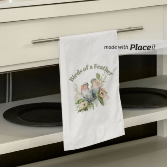 Lovebirds in Pastel Watercolors Handtuch (Von Creator hochgeladen)