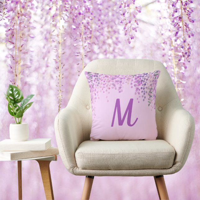 Lovely Bale Lila Abstrakte Wisteria mit Initial Kissen (Von Creator hochgeladen)