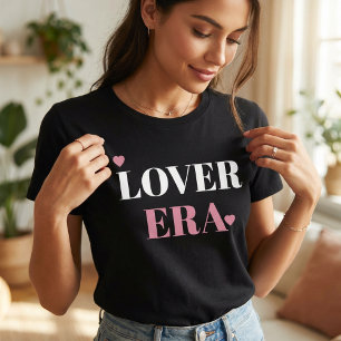 Lover Era Valentinstag Rosa und rote Herzen Tri-Blend Shirt