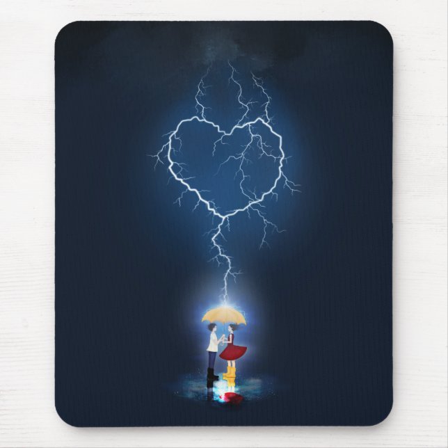 "Lovestruck" Romantischer Moment unter einem Schir Mousepad (Vorne)
