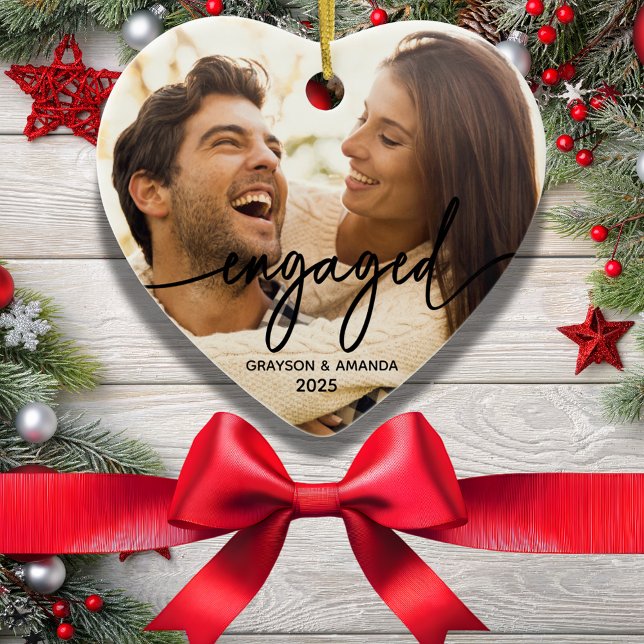 Loving Couple Photo Heart Engagement Ornament (Von Creator hochgeladen)
