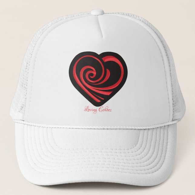 Loving Echoes Truckerkappe (Vorderseite)