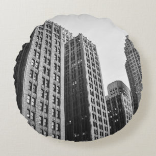 LOW ANGLE GRAYSCALE PHOTOGRAPHY OF HIGH-RISE BUILD RUNDES KISSEN