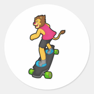 Löwe als Skateboarder mit Skateboard Runder Aufkleber