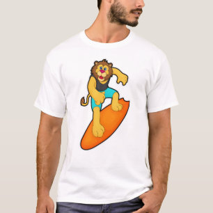 Löwe als Surfer mit Surfbrett T-Shirt