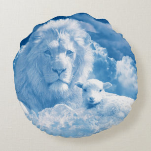 Löwe und Lamm in den Wolken Rundes Kissen