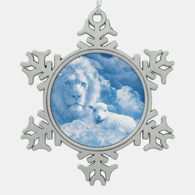 Löwe und Lamm in den Wolken Schneeflocken Zinn-Ornament (Vorderseite)