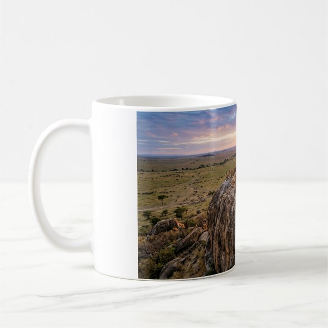 Löwenrudel ruht auf einer Rock-Kaffeetasse Kaffeetasse (Links)