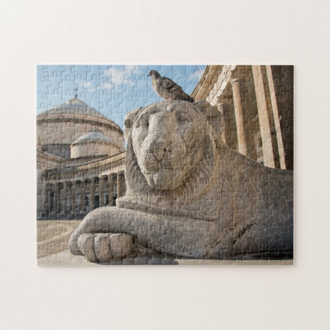 Löwenstatue vor historischer Kirche Puzzle (Horizontal)