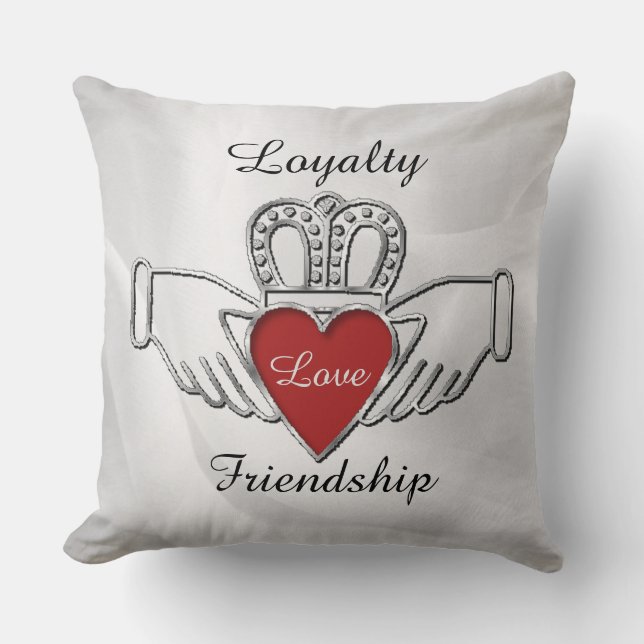 Loyalty Liebe Freundschaft Claddagh White Pillow Kissen (Vorderseite)