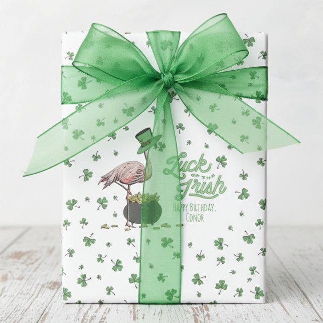 Luck of the Irish Flamingo Shamrock Geschenkpapier (Luck of the Irish Lucky Green Shamrock Wrapping Paper for March or St Patrick's Day Birthday Party)