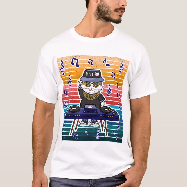 Lucky Cat Maneki Neko DJ Retro Music Art T-Shirt (Vorderseite)