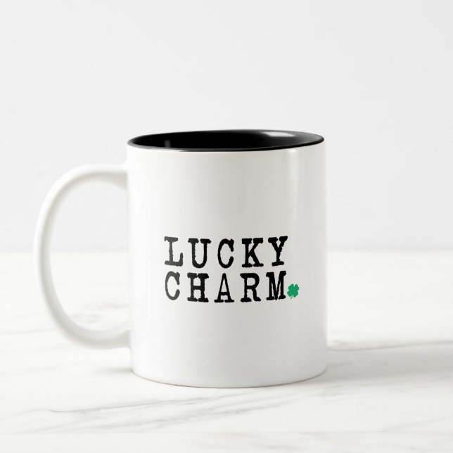 Lucky Charm St Patricks Day Lucky Clover Zweifarbige Tasse (Links)