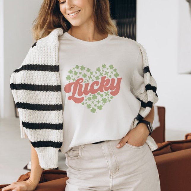 Lucky Clover Heart St. Patrick's Day T-Shirt (Von Creator hochgeladen)