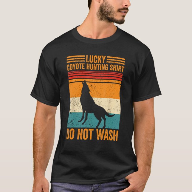 Lucky Coyote Hunting  Coyote Hunter Yote T-Shirt (Vorderseite)