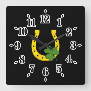 Lucky Golden Horseshoe mit Kleeblatt auf Schwarz Quadratische Wanduhr