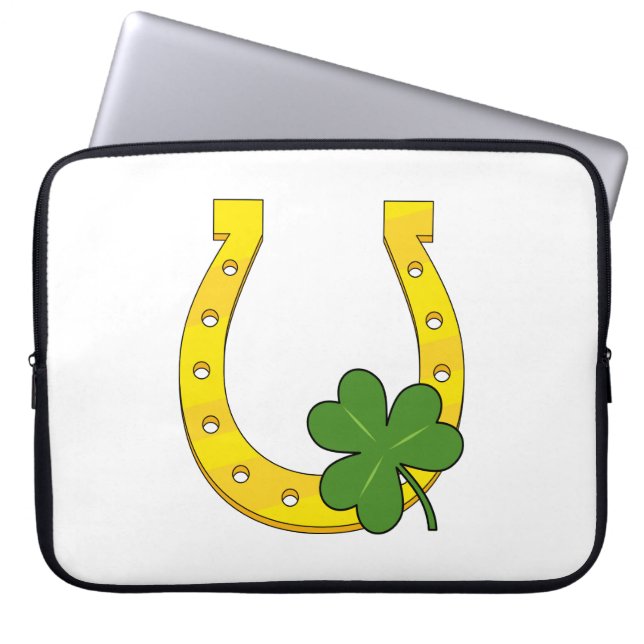 Lucky Golden Horseshoe mit Kleeblatt auf Weiß Laptopschutzhülle (Vorderseite)