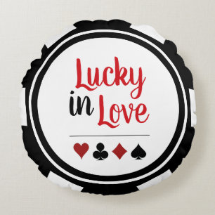 Lucky in der Liebe Schwarz-weißer Poker Chip Rundes Kissen