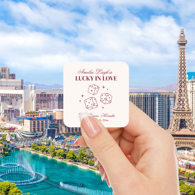 Lucky in Liebe Cocktails Bachelorette Wochenende Quadratischer Aufkleber (Von Creator hochgeladen)