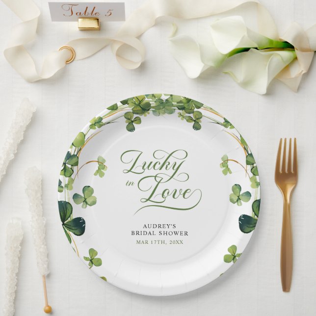Lucky in Love Bridal Shower Green Shamrock  Pappteller (Hochzeit)