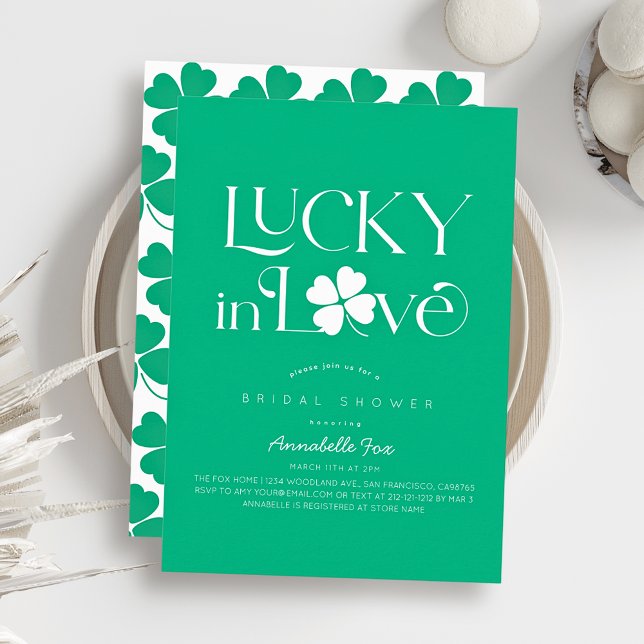 Lucky in Love Shamrock Green Bridal Shower Einladung (Von Creator hochgeladen)