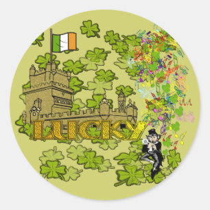 Lucky Leprechaun und seine irische Burg Runder Aufkleber