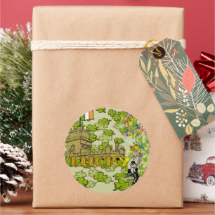 Lucky Leprechaun und seine irische Burg Runder Aufkleber