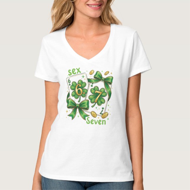 Lucky Six Seven Playing Cards, St Patricks Day T-Shirt (Vorderseite)