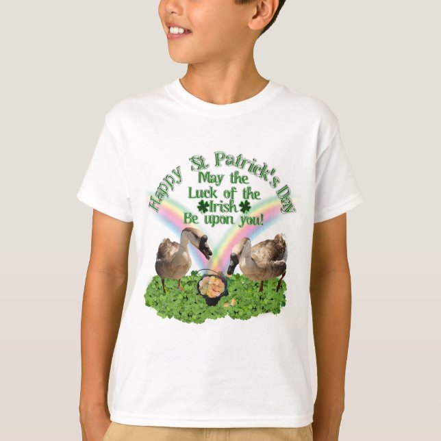 Lucky St. Patrick's Day Geese T-Shirt (Vorderseite)