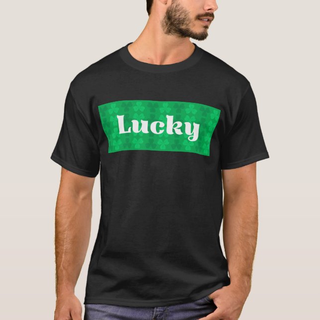 Lucky St. Patrick's Day Green Shamrock Pattern T-Shirt (Vorderseite)
