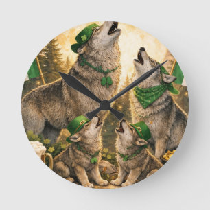 Lucky Wolf Pack – St. Patrick’s Day Familienheulen Runde Wanduhr