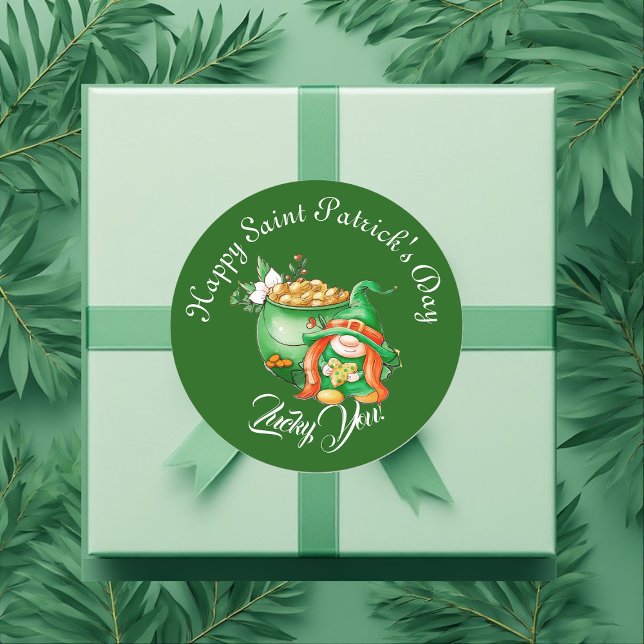 Lucky You Gnome Saint Patrick's Day Pot Of Gold  Runder Aufkleber (Lucky You Gnome Saint Patrick's Day Pot Of Gold Classic Round Sticker)