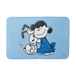 Lucy Hugging Snoopy Badematte