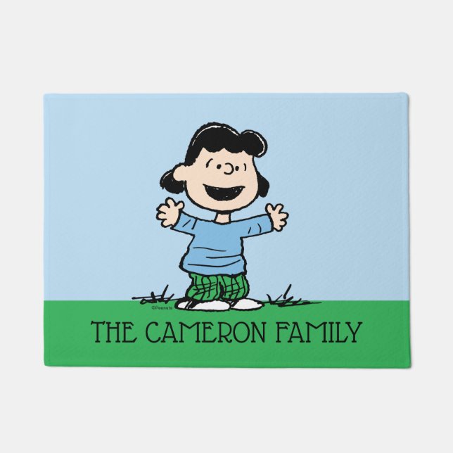 Lucy mit Waffen weit Fußmatte (Vorderseite)