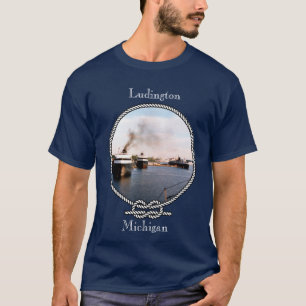 Ludington Auto/Schiene setzt dunkles Shirt über