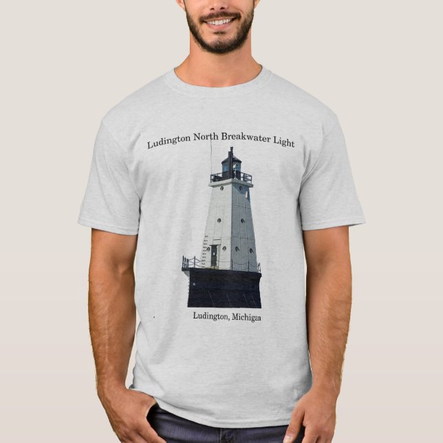 Ludington North Breakwater Light Light Light Shirt (Vorderseite)