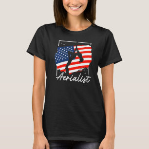 Luftakrobatin Aerial Yoga Darstellerin und Seidena T-Shirt