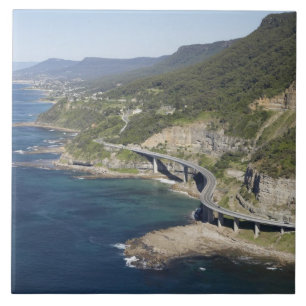 Luftansicht der Sea Cliff Bridge in der Nähe von W Fliese